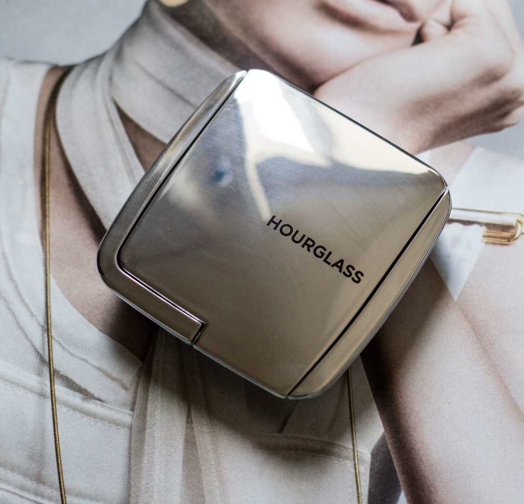 The Beauty Vanity | Hourglass Ambient Strobe Lighting Powder Brilliant Review Swatches