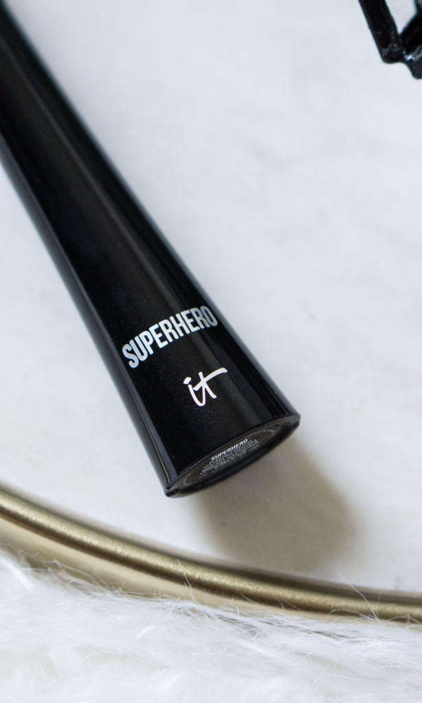 The Beauty Vanity | IT Cosmetics Superhero Elastic Stretch Volumizing Mascara Review