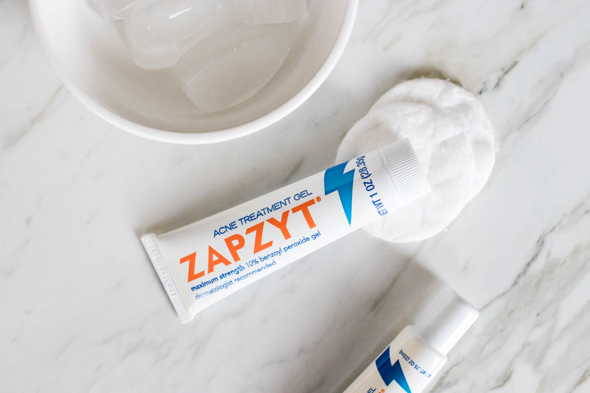 How to Emergency Zit Remedy Zapzyt | The Beauty Vanity | The Beauty Lesson