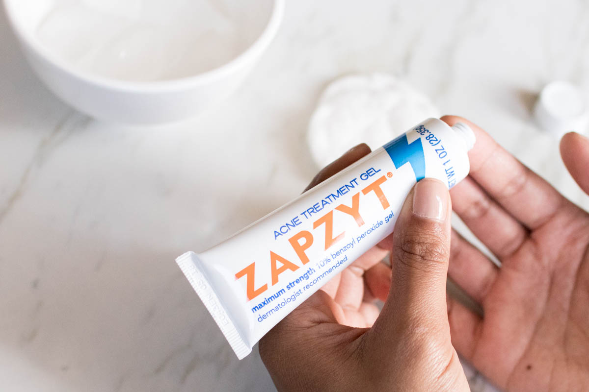 How to Emergency Zit Remedy Zapzyt | The Beauty Vanity | The Beauty Lesson