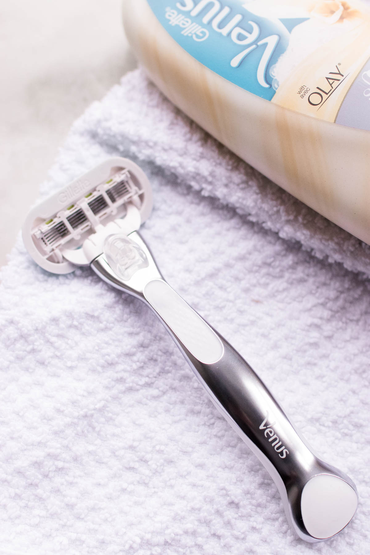 Venus Platinum Extra Smooth Razor Review | The Beauty Review | The Beauty Vanity